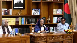 ‘সংঘাত চাই না, গণভবনের দরজা খোলা’ হাসিনার সংলাপের ডাক প্রত্যাখ্যান ছাত্রদের