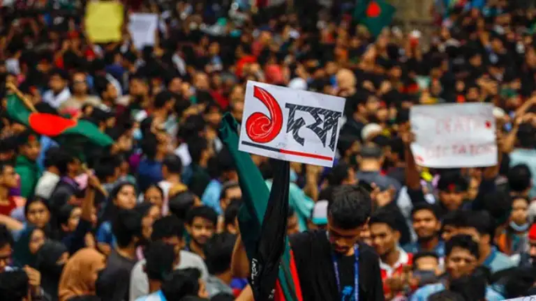 সংলাপ নয়, এক দফা—৩ আগস্টে বদলে যায় জুলাই আন্দোলনের গতিপথ