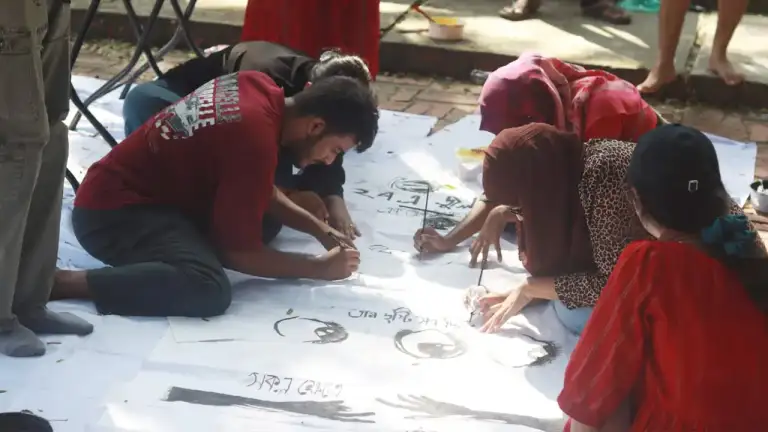 চুয়েটে সপ্তম দিনেও ক্লাস-পরীক্ষা বন্ধ, সাবেক ভিসিকে ফেরানোর দাবিতে আন্দোলন