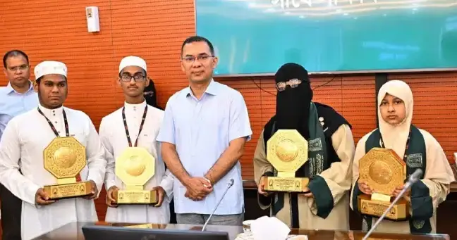 কোরআন প্রতিযোগিতায় বিশ্বজয়ী হাফেজদের সংবর্ধনা দিলেন প্রধানমন্ত্রী
