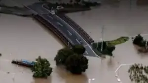 টাইফুন দুজুয়ানের তাণ্ডব, জাপানে ১৯ লাখ মানুষকে নিরাপদে সরানোর নির্দেশ
