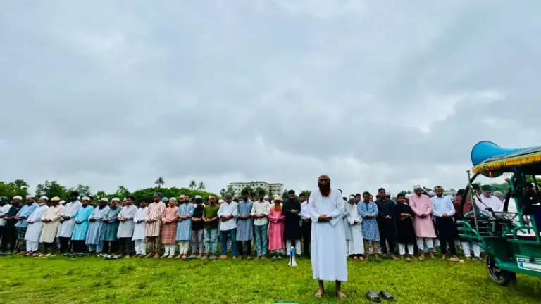 অপ্রতিমের প্রথম জানাজায় শিক্ষক-শিক্ষার্থী ও স্বজনদের ঢল