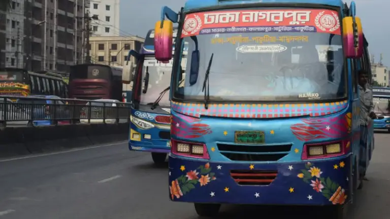 জ্বালানি তেলের দাম বৃদ্ধির পর প্রজ্ঞাপন জারি করে বাস ভাড়া বাড়াল সরকার