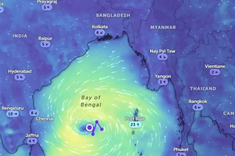 বঙ্গোপসাগরে নিম্নচাপ, মাছ ধরার নৌকা-ট্রলারকে সতর্কতার পরামর্শ