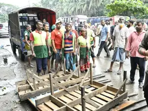 পল্টন-গুলিস্তান-নর্থ সাউথ রোডে বসতে পারবেন না হকাররা