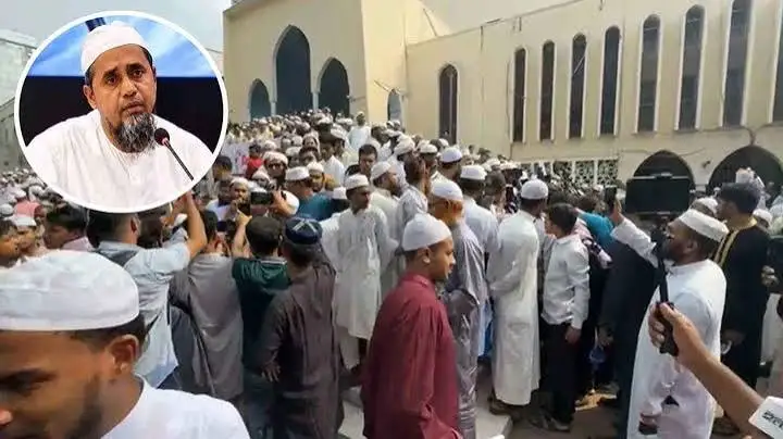 বায়তুল মোকাররমের খতিবকে ঘিরে বিতর্ক, জুমার নামাজের পর মুসল্লিদের বিক্ষোভ