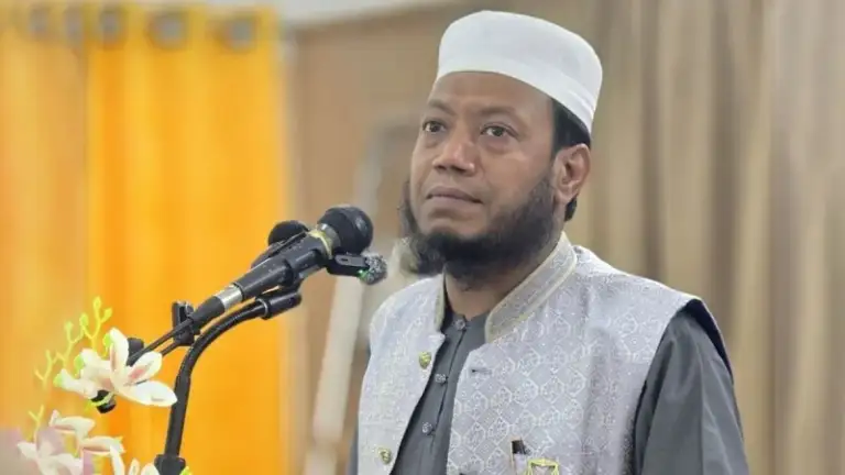 মাহফিলের অনুমতি না দেওয়ায় ক্ষু’ব্ধ আমির হামজা, প্রধানমন্ত্রীর হস্তক্ষেপ কামনা
