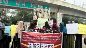 ক্লাস-পরীক্ষা-ভাইভায় হিজাব-নেকাব পড়ার নীতিমালা চেয়ে ঢাবিতে মানববন্ধন