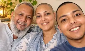 ক্যান্সার আক্রান্ত স্ত্রীকে সাহস দিতে মাথা ন্যাড়া করলেন সামিয়ার স্বামী ও ছেলে