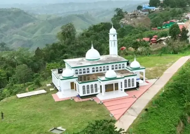 মেঘ-পাহাড়ের মাঝে সাদা মসজিদ, সাজেকের নতুন নান্দনিক প্রতীক