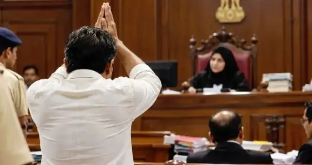 হিজাব পরা নারী বিচারককে দেখে আদালতে ‘জয় শ্রীরাম’ স্লোগান