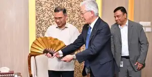 বাংলাদেশে গাড়ির কারখানা করবে টয়োটা, প্রধানমন্ত্রীর সঙ্গে প্রতিনিধিদের সাক্ষাৎ