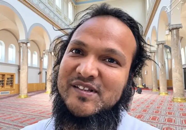 যুক্তরাষ্ট্রে পুরোনো গির্জা কিনে মসজিদ বানাচ্ছেন বাংলাদেশি মোহাম্মদ ওসমান