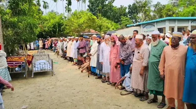 স্ত্রীর লা’শ বাড়িতে রেখে মসজিদে গেলেন আজান দিতে, নামাজরত অবস্থা স্বামীর মৃ’ত্যু