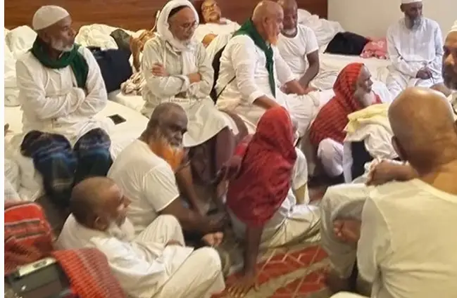 সৌদি বিমানবন্দরে আটকা পড়েছেন ঈশ্বরদীর ৫০ ওমরাহ যাত্রী
