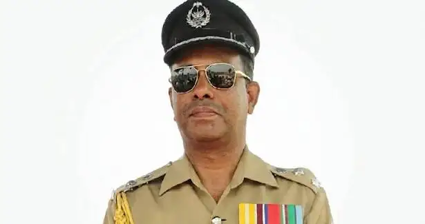 ডিআইজি পরিচয়ে ভিআইপি লাউঞ্জ ব্যবহার, চাকরি হারালেন অতিরিক্ত ডিআইজি টুটুল