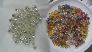 আচারের বয়ামে ২ কোটি ৭০ লাখ টাকার হীরা-স্বর্ণ, শাহজালালে যাত্রী আটক!