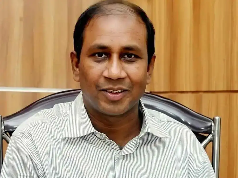 স্বৈরাচার সরকারের সাবেক এসবি প্রধান মনিরুল ও পরিবারের সদস্যদের ব্যাংক হিসাব জব্দের নির্দেশ আদালতের