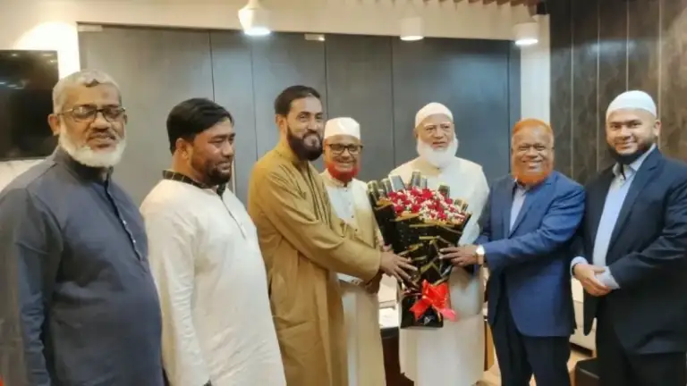 ইস্তাম্বুল সফর ও ওমরাহ পালন শেষে দেশে ফিরেছেন জামায়াত আমির