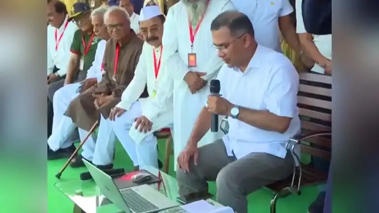 এক ক্লিকেই আখচাষিদের ব্যাংক হিসাবে ১২ কোটি টাকা সরকারি প্রণোদনা পাঠালেন প্রধানমন্ত্রী