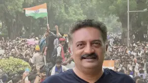 ‘আপনি এত ভয় পাচ্ছেন কেন?’ মোদিকে প্রশ্ন অভিনেতা প্রকাশ রাজের