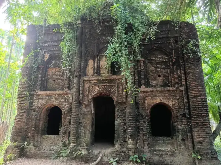 ভোলায় সন্ধান মিলল ৩০০-৪০০ বছরের পুরনো এক গম্বুজ মসজিদের